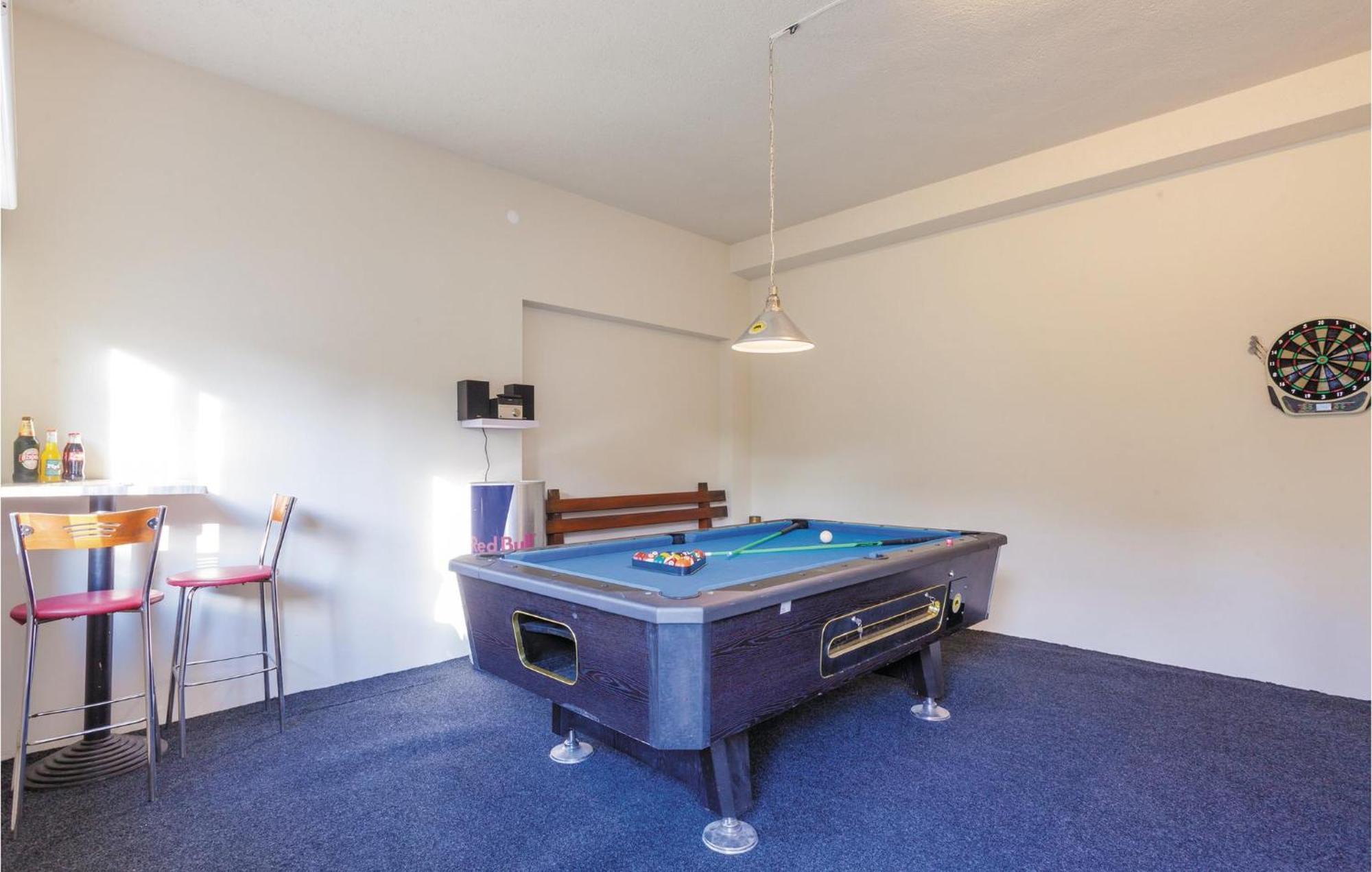 Amazing Apartment In Kastel Stafilic With Jacuzzi Kaštela Exteriör bild
